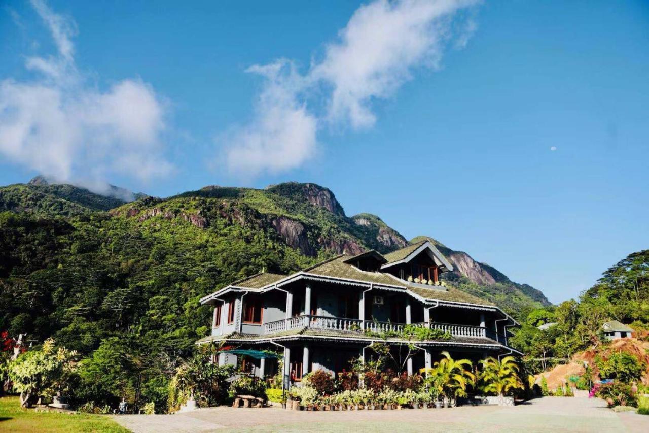 Blue Hill 4*
